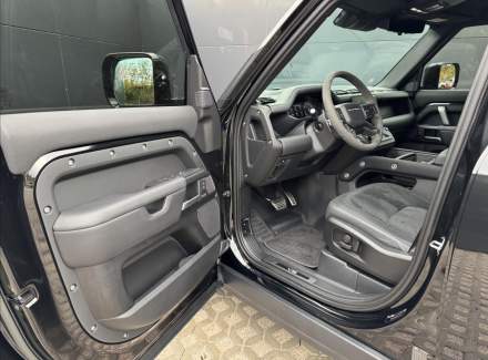 Land Rover - Defender