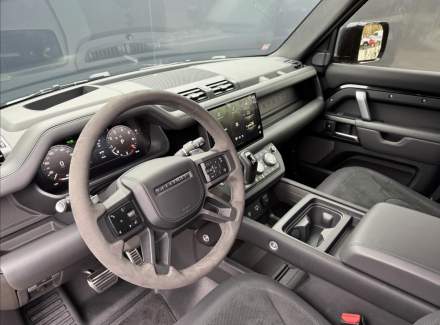 Land Rover - Defender