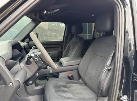 Land Rover - Defender