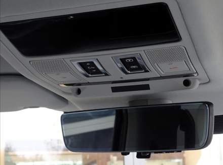 Land Rover - Defender