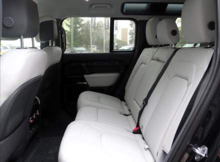 Land Rover - Defender