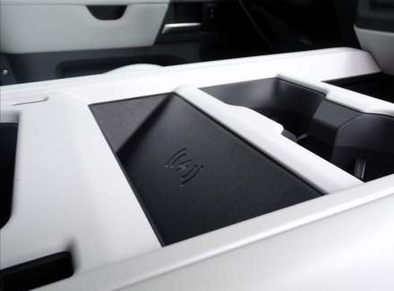 Land Rover - Defender