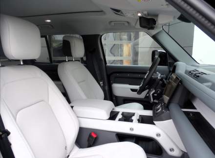 Land Rover - Defender