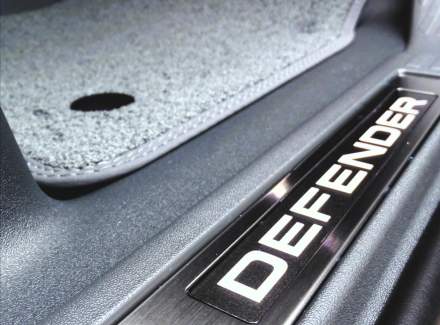 Land Rover - Defender
