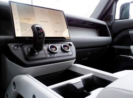 Land Rover - Defender