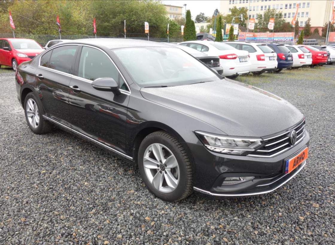 Volkswagen - Passat