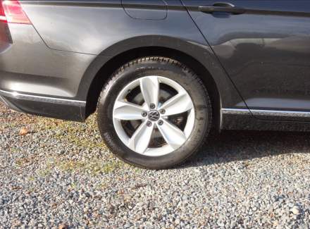 Volkswagen - Passat