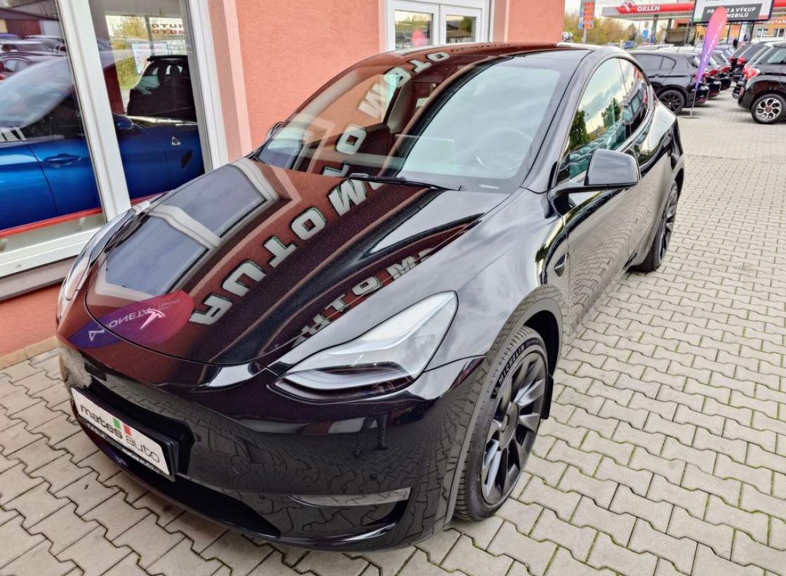 Tesla - Model Y