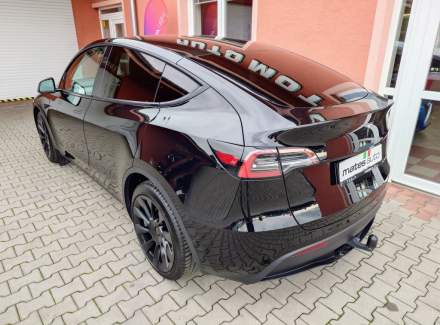 Tesla - Model Y