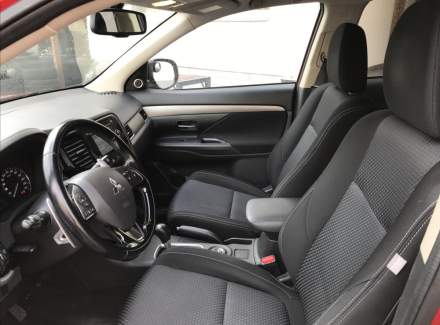 Mitsubishi - Outlander