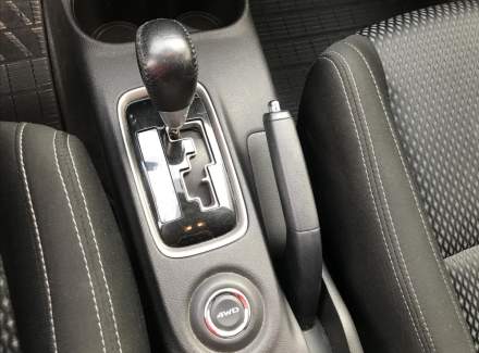 Mitsubishi - Outlander