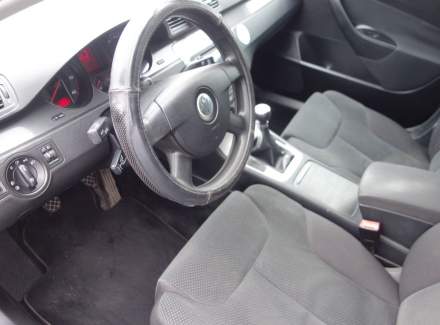 Volkswagen - Passat