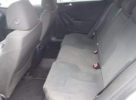 Volkswagen - Passat