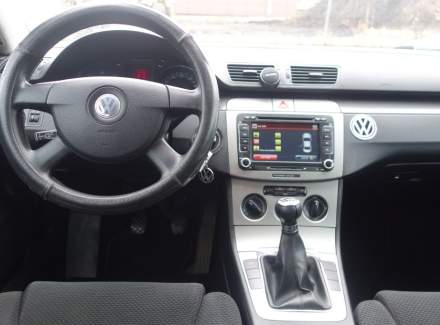 Volkswagen - Passat