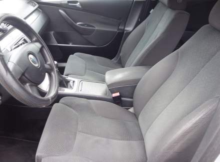 Volkswagen - Passat