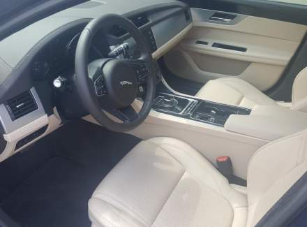 Jaguar - XF