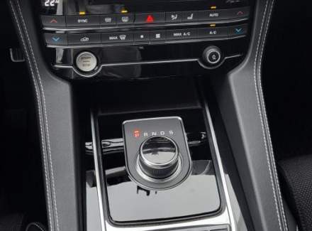 Jaguar - F-Pace