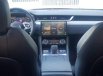 Jaguar - F-Pace