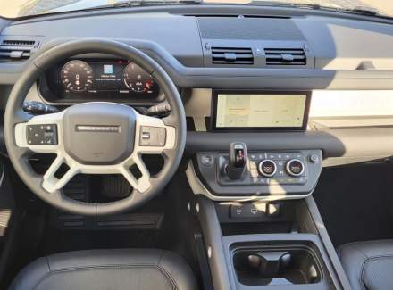 Land Rover - Defender