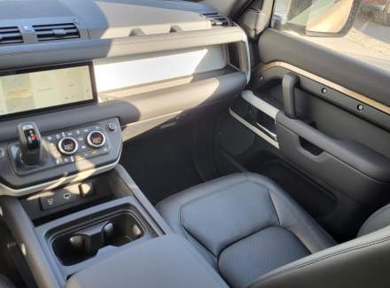 Land Rover - Defender