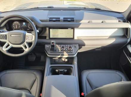 Land Rover - Defender