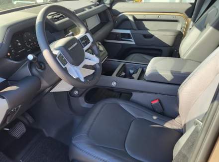 Land Rover - Defender