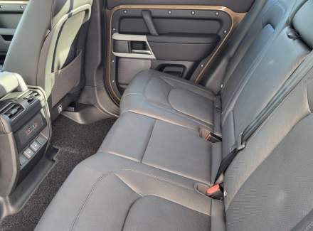 Land Rover - Defender