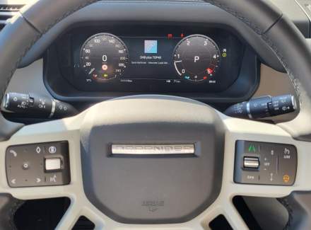 Land Rover - Defender