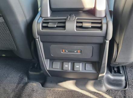 Land Rover - Defender