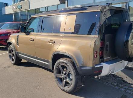 Land Rover - Defender