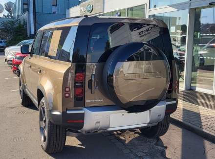 Land Rover - Defender