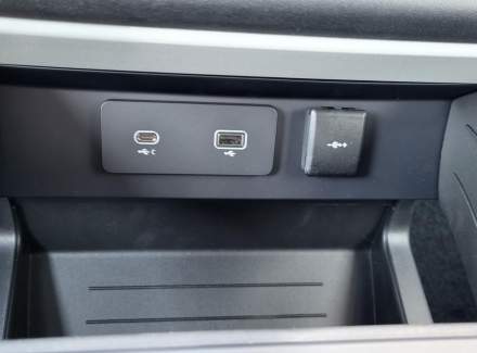 Land Rover - Defender