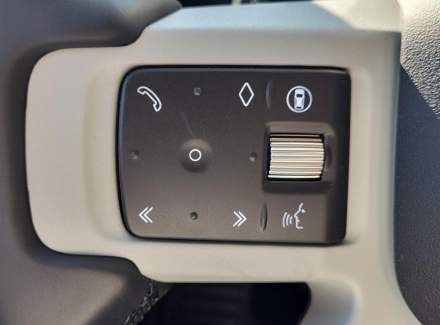 Land Rover - Defender