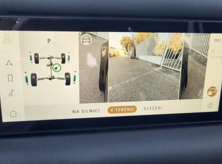 Land Rover - Defender