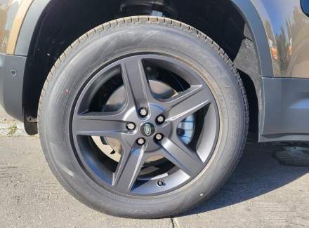 Land Rover - Defender