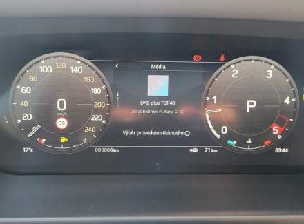 Land Rover - Defender