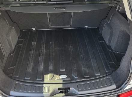 Land Rover - Discovery Sport