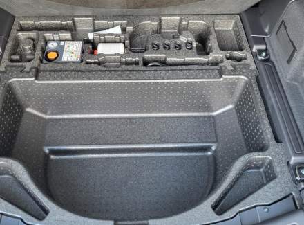 Land Rover - Discovery Sport