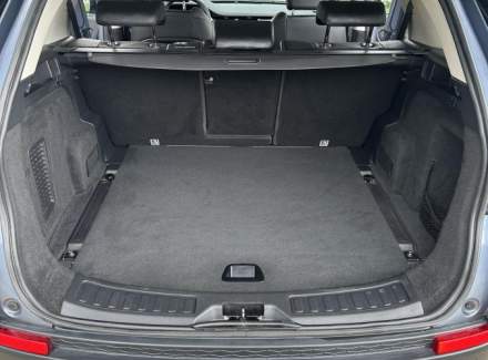 Land Rover - Discovery Sport