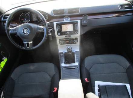 Volkswagen - Passat