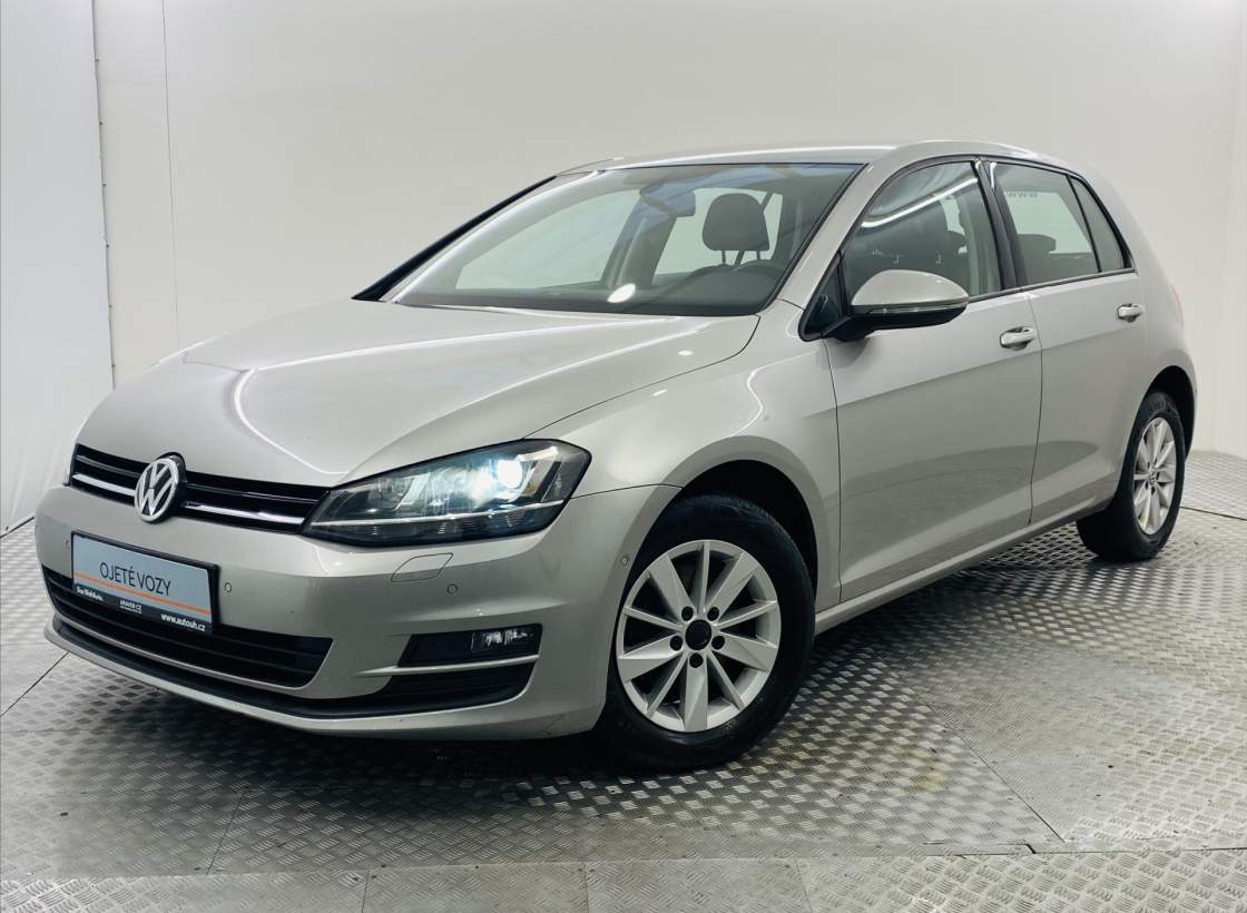Volkswagen - Golf