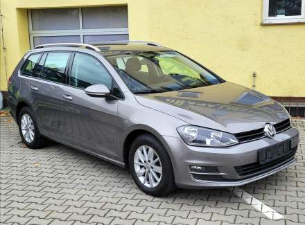 Volkswagen - Golf