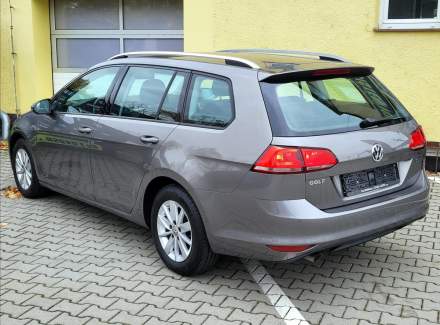 Volkswagen - Golf