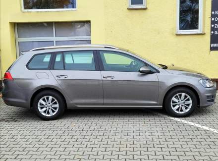 Volkswagen - Golf