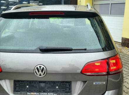 Volkswagen - Golf
