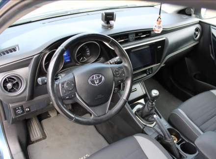 Toyota - Auris