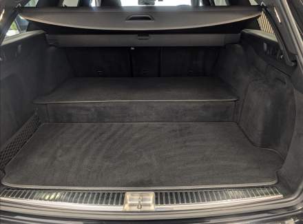 Mercedes-Benz - E-class