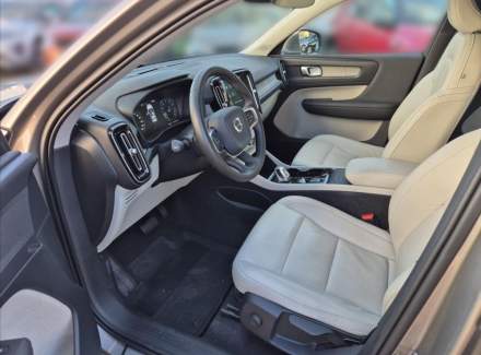 Volvo - XC40