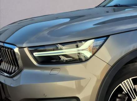 Volvo - XC40