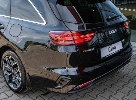 Kia - Cee'd